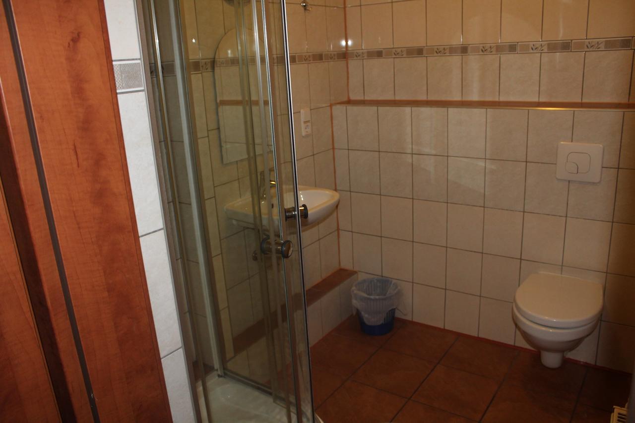 Zagroda Agroturystyczna Wiecha Mieroszow Ngoại thất bức ảnh