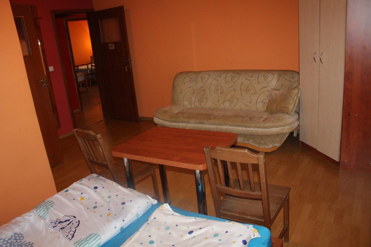 Zagroda Agroturystyczna Wiecha Mieroszow Ngoại thất bức ảnh