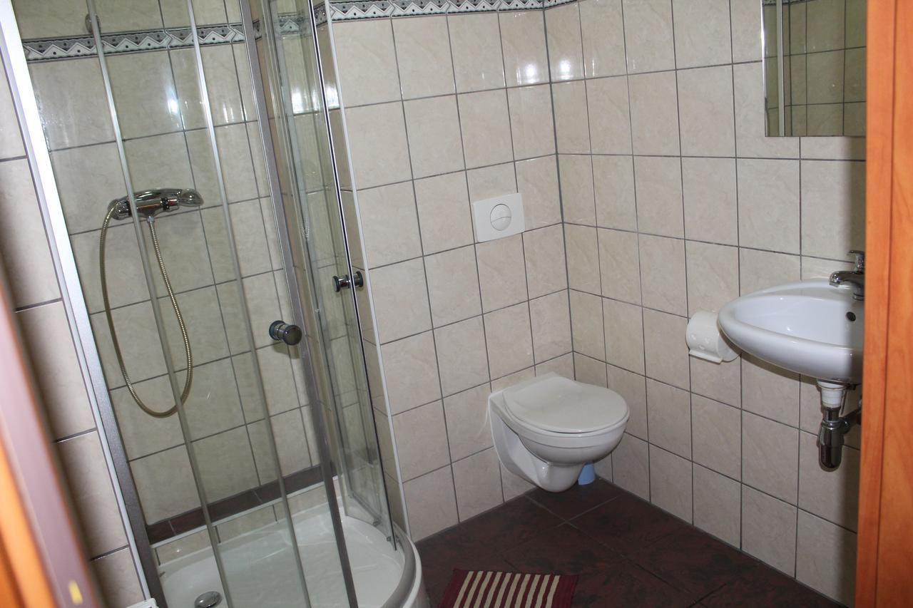 Zagroda Agroturystyczna Wiecha Mieroszow Ngoại thất bức ảnh